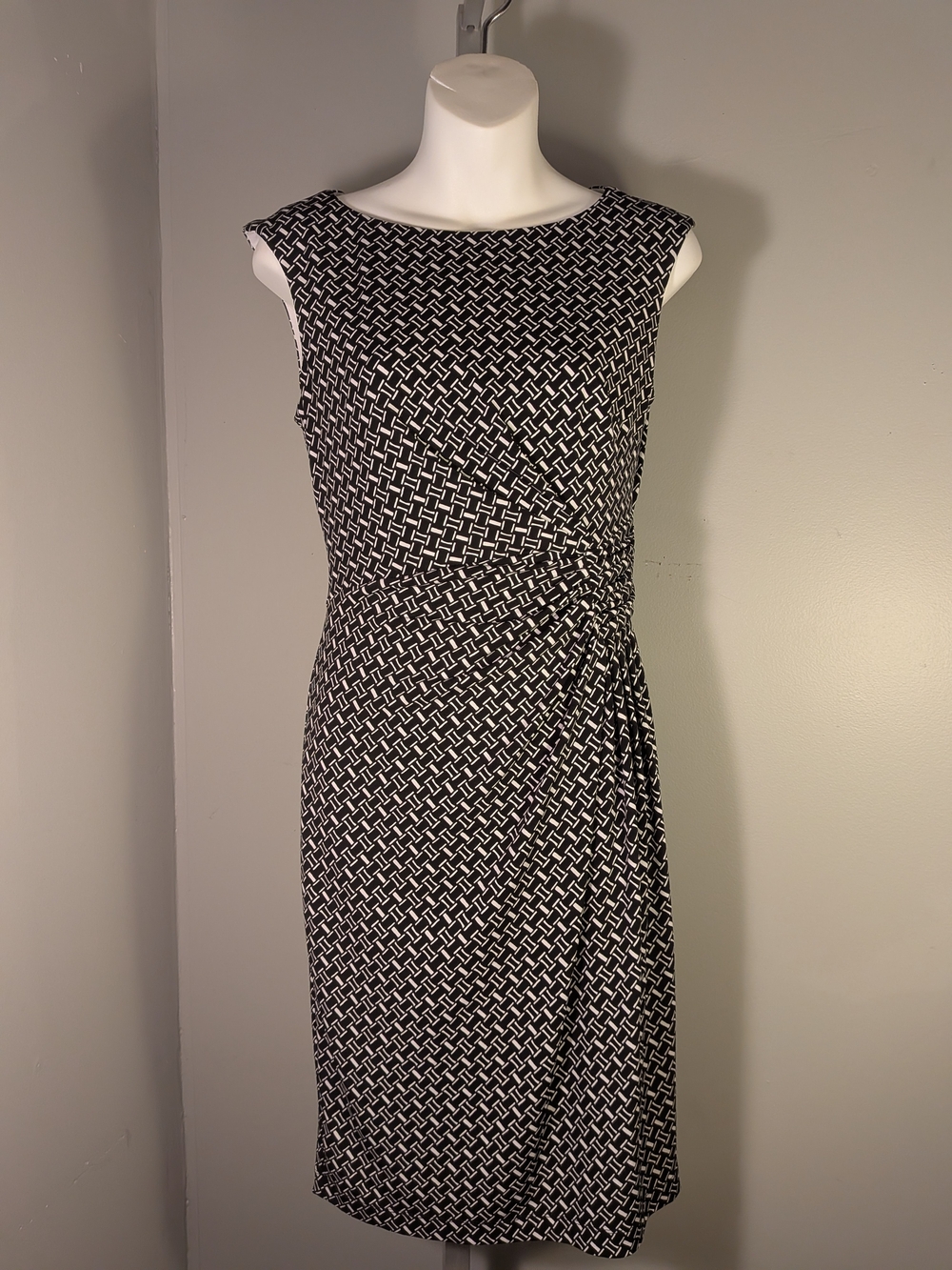 White House Black Market Sheath Dress Black/White Geometric Boat Neck XS